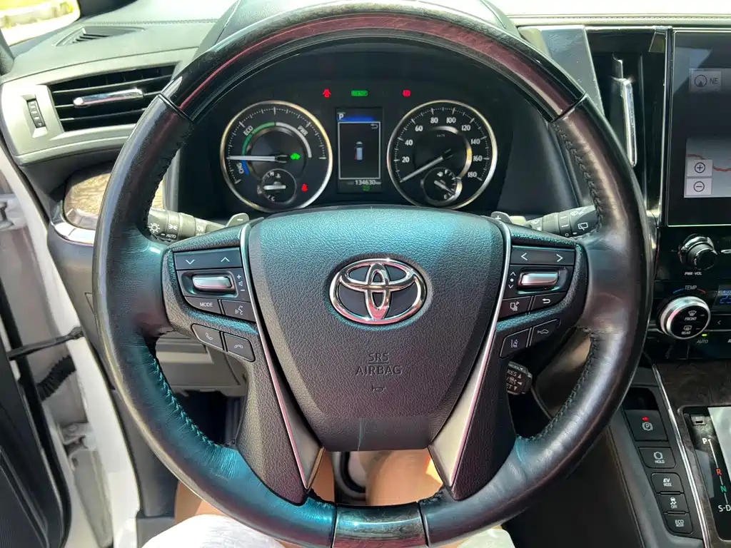 Toyota Vellfire 2023 — фото 5