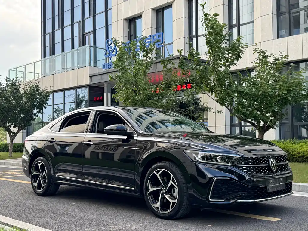 Volkswagen Passat 2024