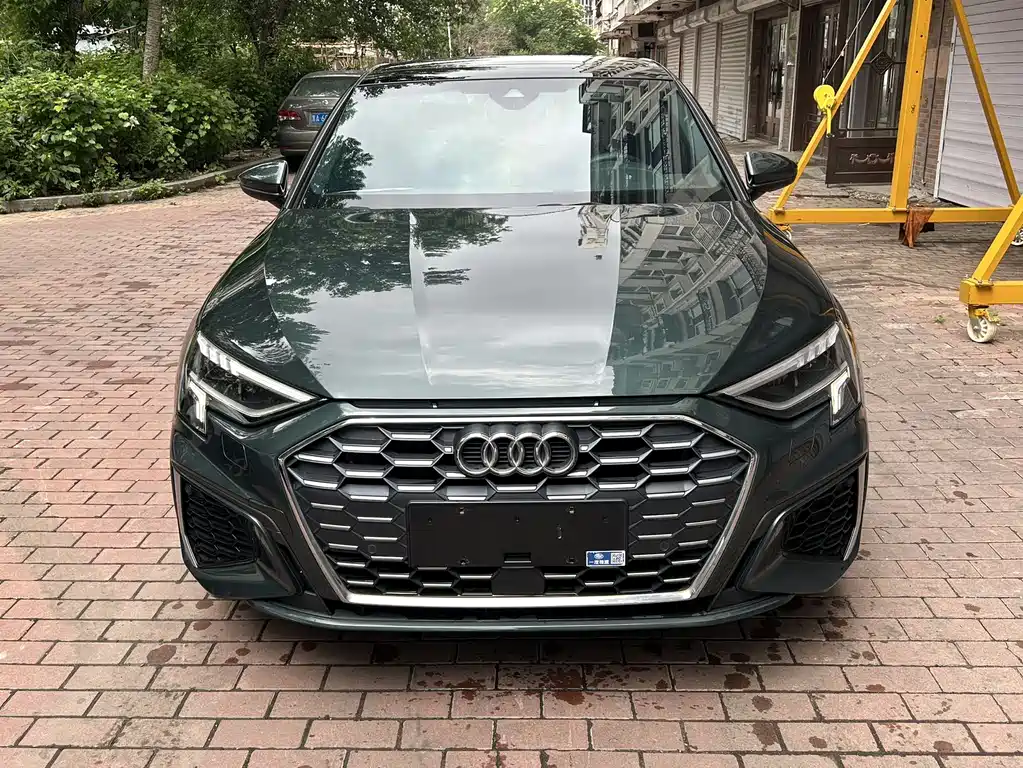 Audi A3 2022 — фото 1