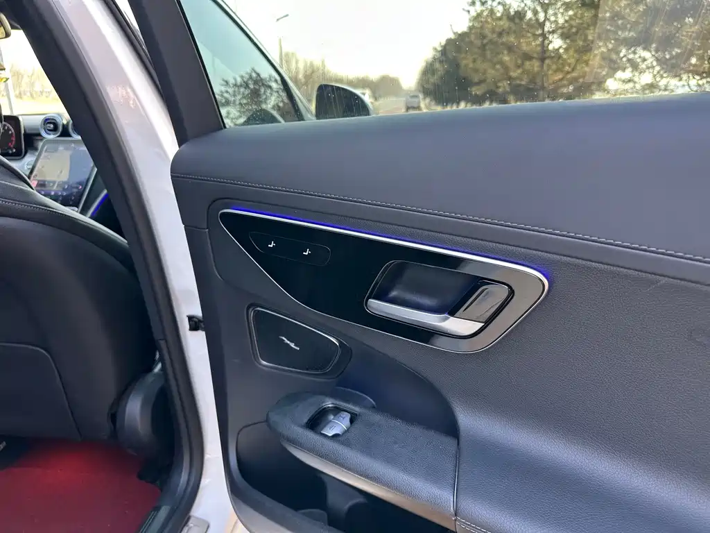 Mercedes-Benz C-Class 2024 — фото 14