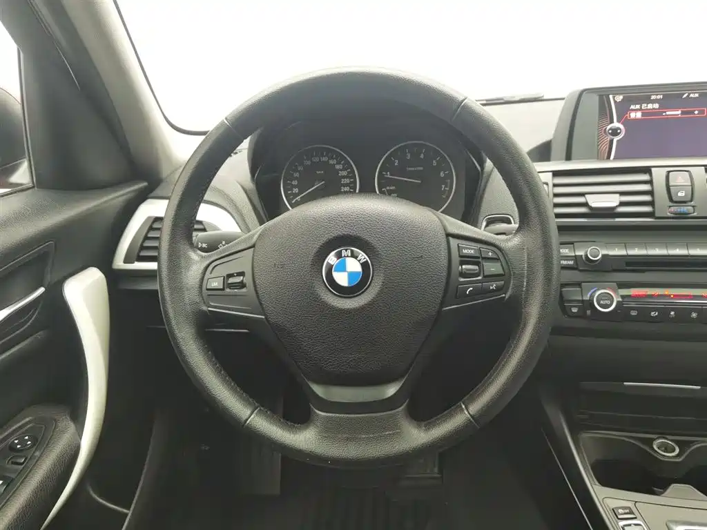 BMW 1 Series 2013 — фото 11