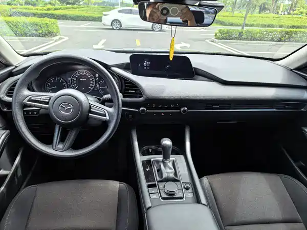 Mazda 3 Axela 2022