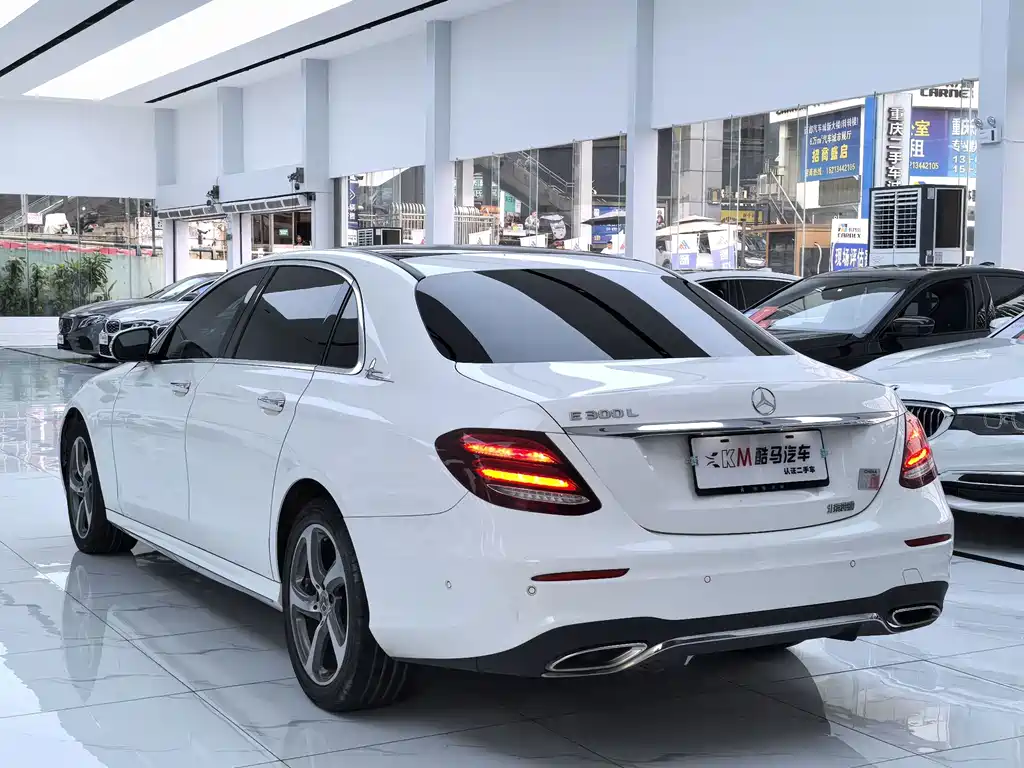 Mercedes-Benz E-Class 2018 — фото 13