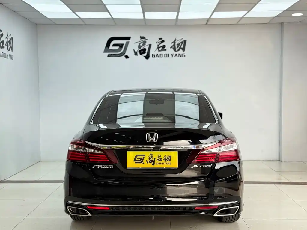 Honda Accord 2017 — фото 23
