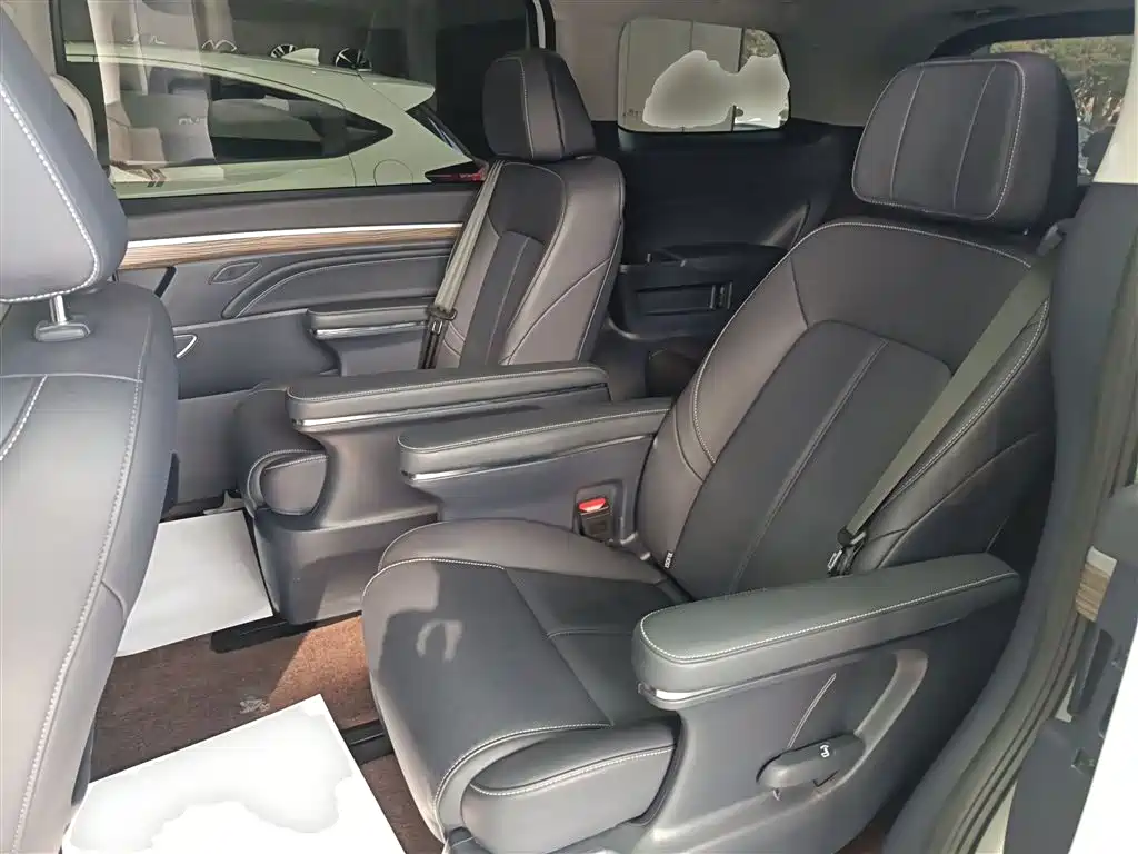 GAC Motor Trumpchi M8 2025 — фото 17