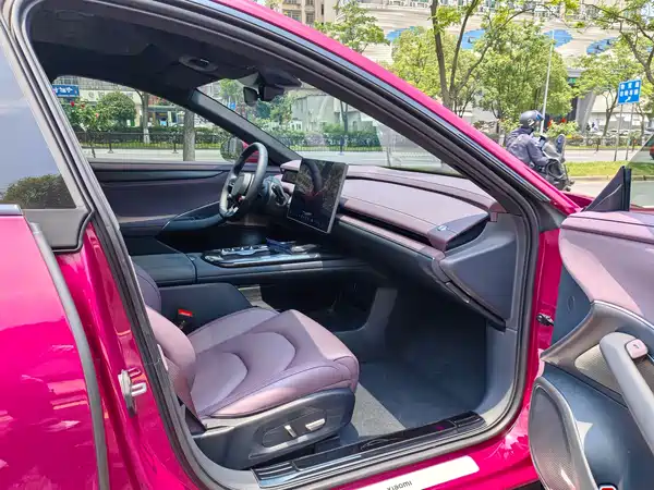 Xiaomi SU7 2025