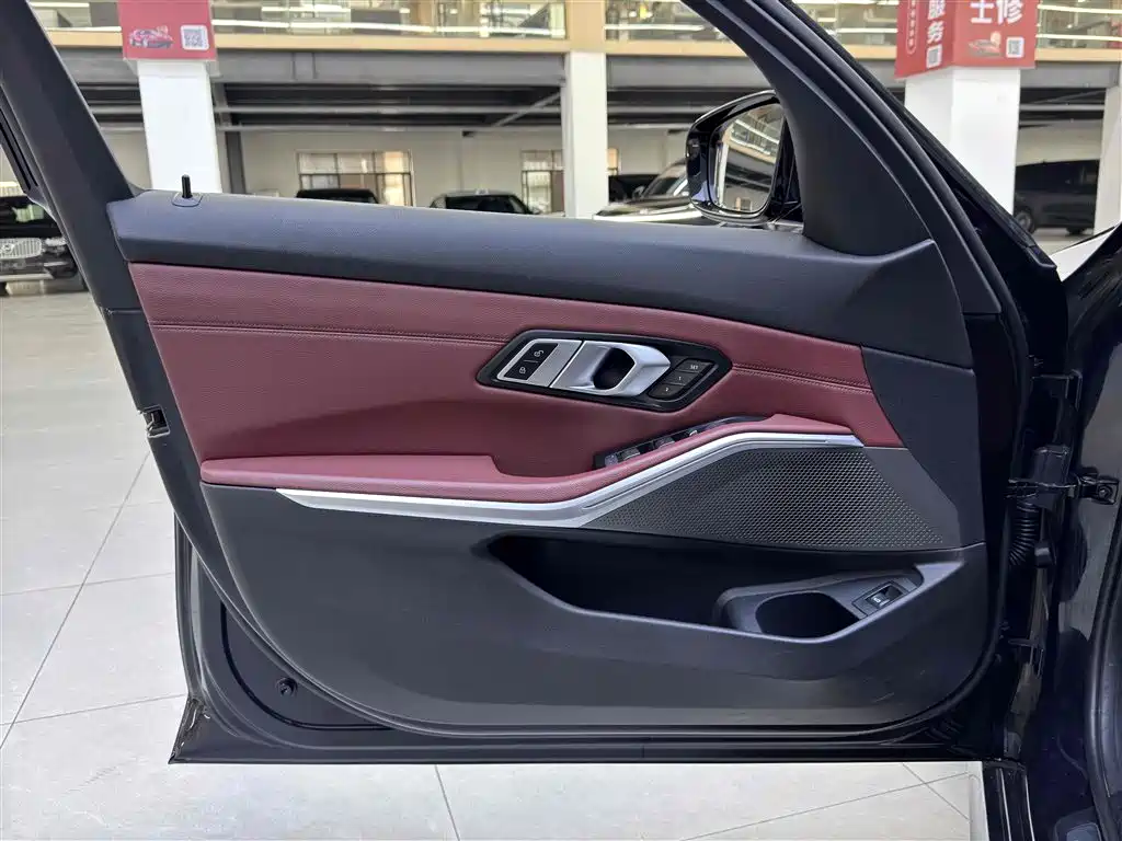 BMW 3 Series 2023 — фото 15