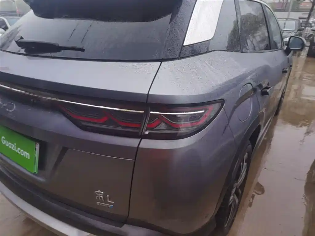 BYD L DM-i 2025 — фото 8