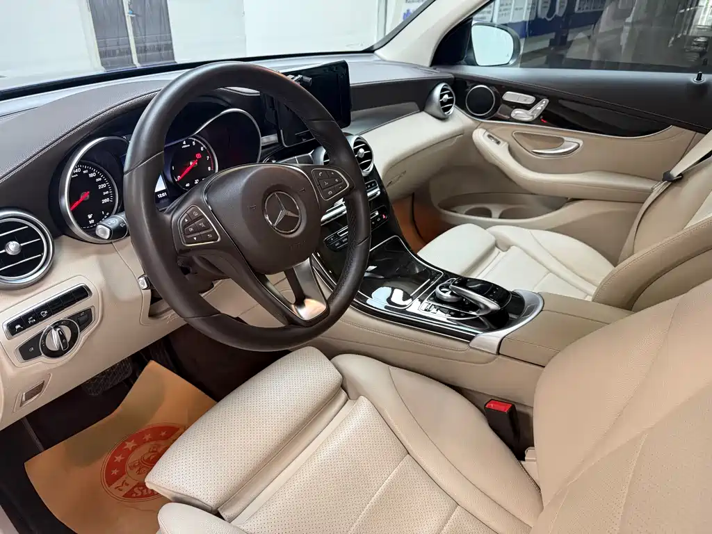 Mercedes-Benz GLC 2016 — фото 33