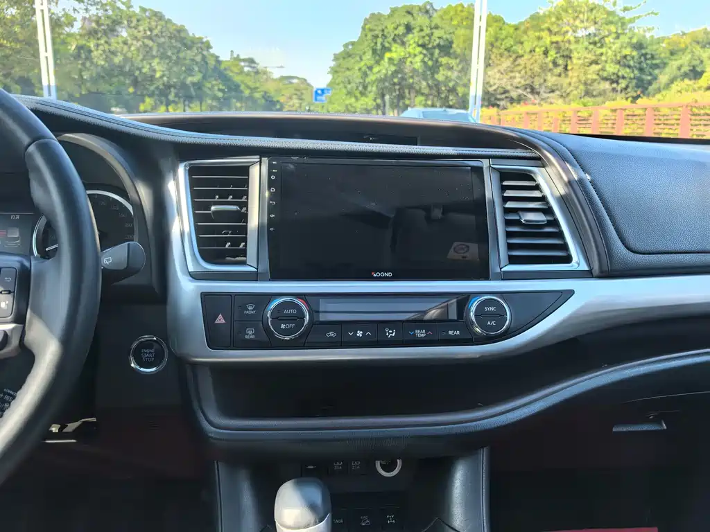 Toyota Highlander 2020 — фото 10