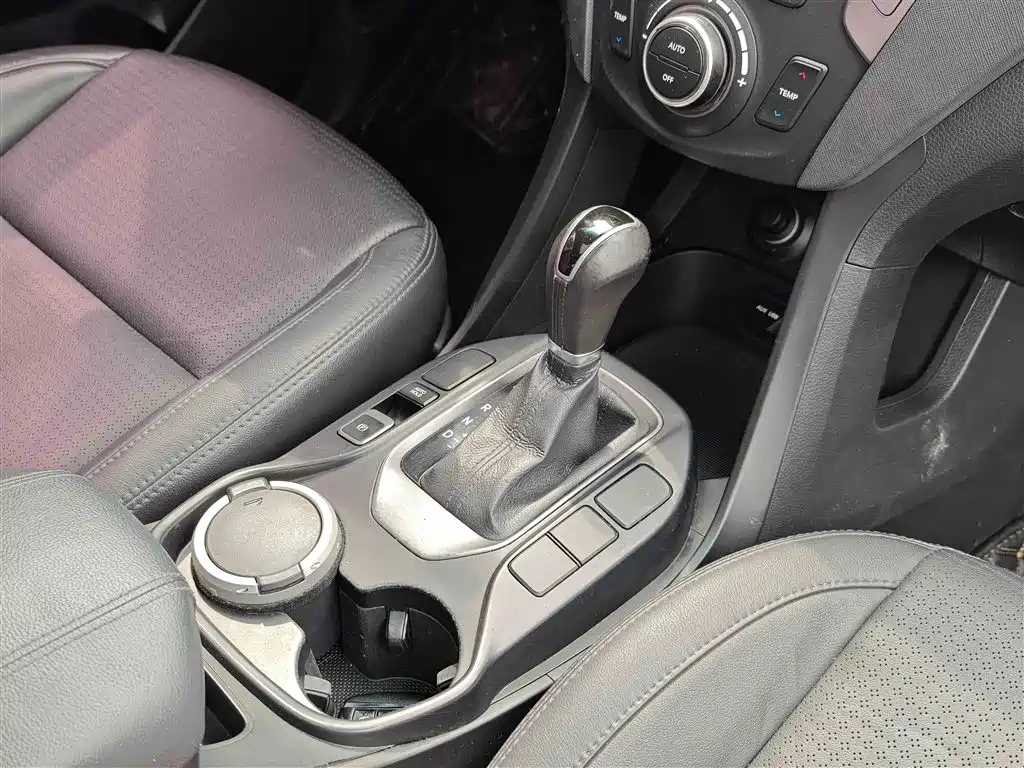 Hyundai Santa Fe 2013 — фото 16