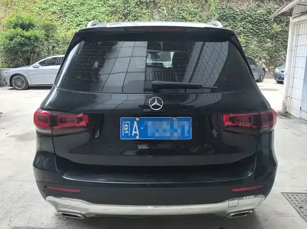 Mercedes-Benz GLB 2023