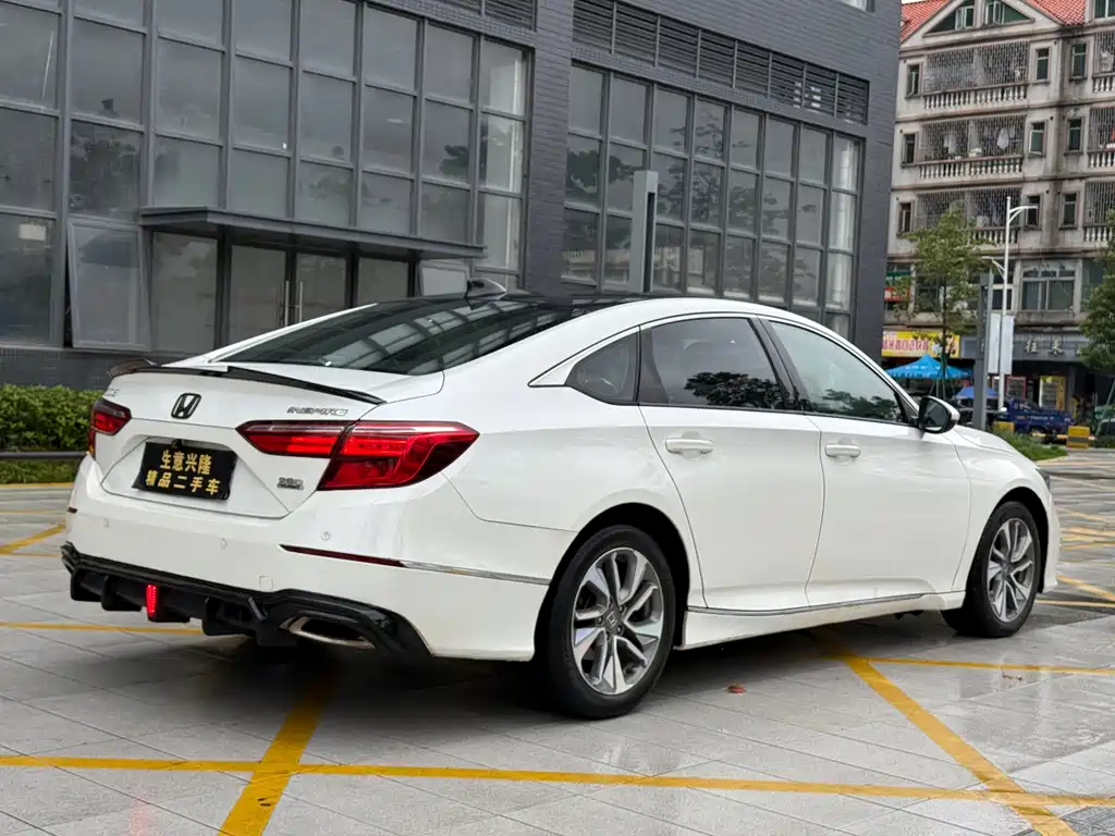 Honda Inspire 2019 — фото 13