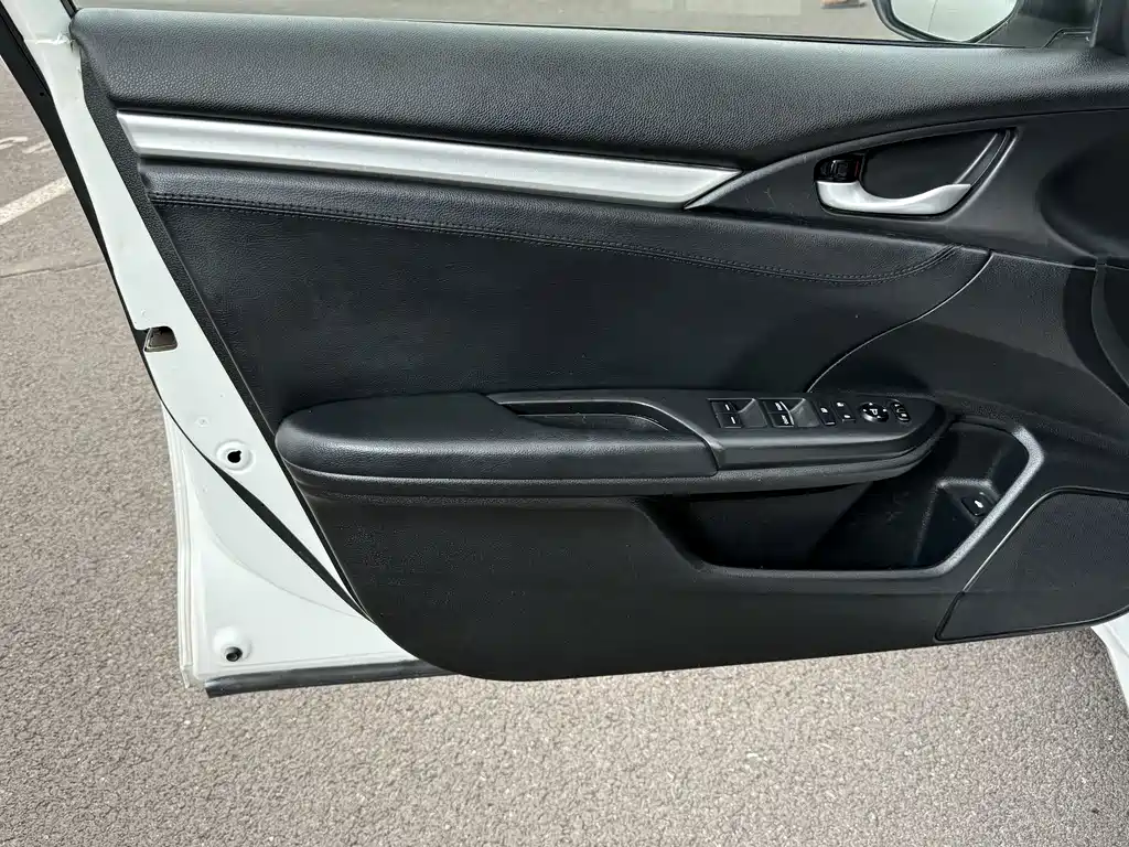 Honda Civic 2019 — фото 11