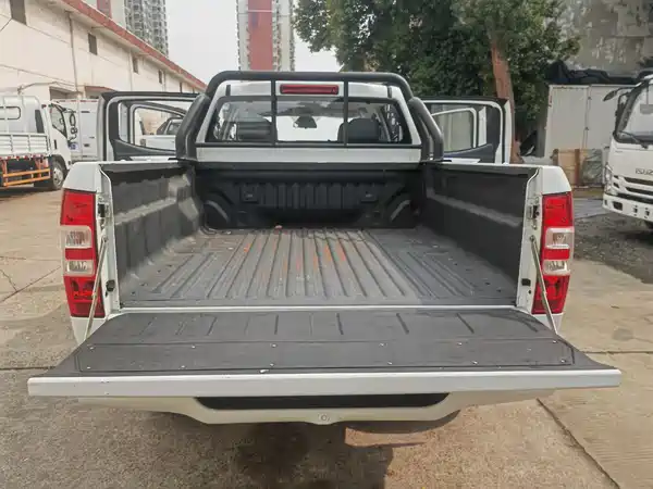 Isuzu RE-MAX Ruimai 2025