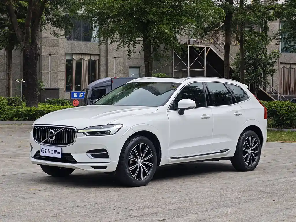 Volvo XC60 2020 — фото 1
