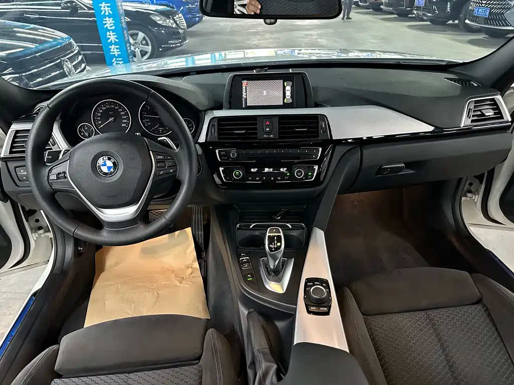 BMW 3 Series 2017 — фото 12