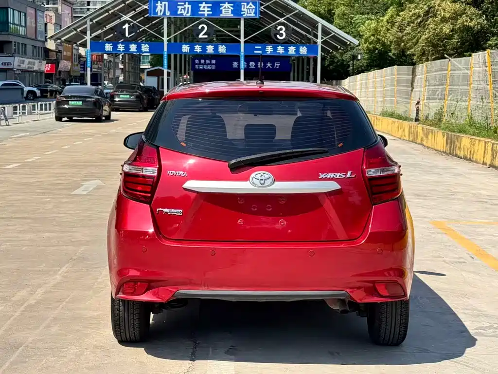 Toyota Yaris L 2020 — фото 5
