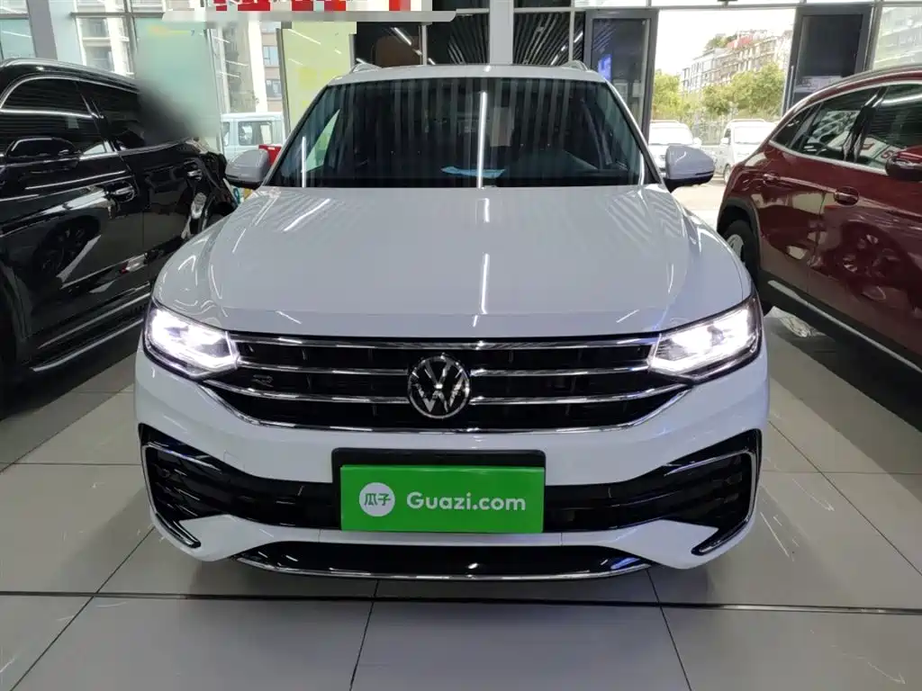 Volkswagen Tiguan L 2024 — фото 3