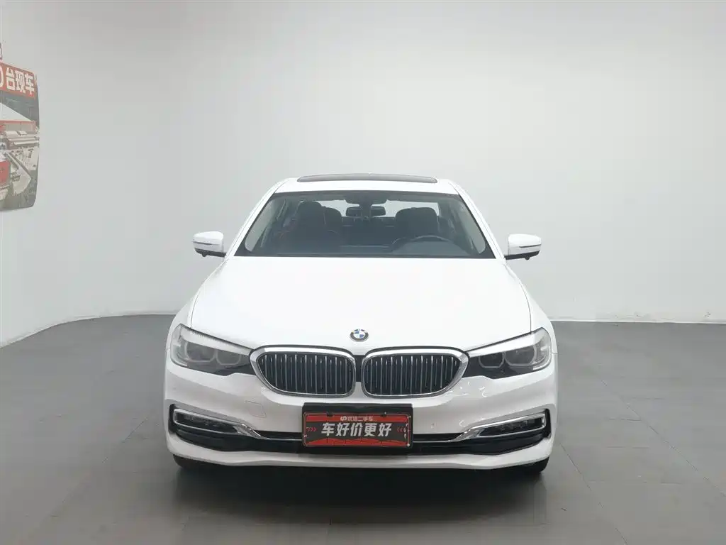 BMW 5 Series 2019 — фото 3