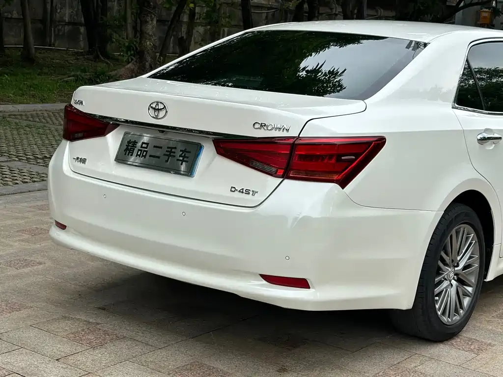Toyota Crown 2018 — фото 16