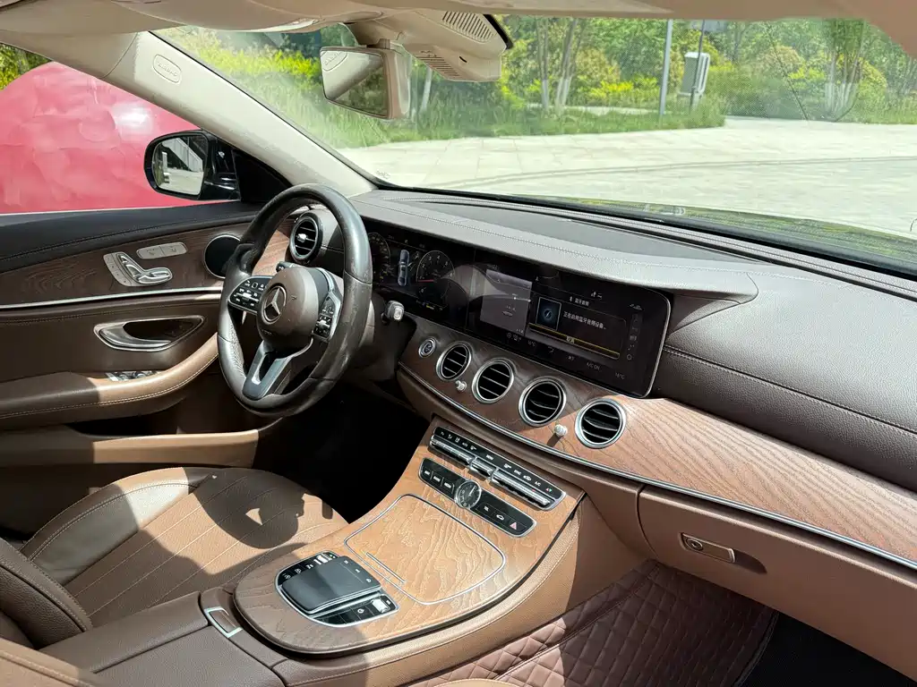 Mercedes-Benz E-Class 2020 — фото 20