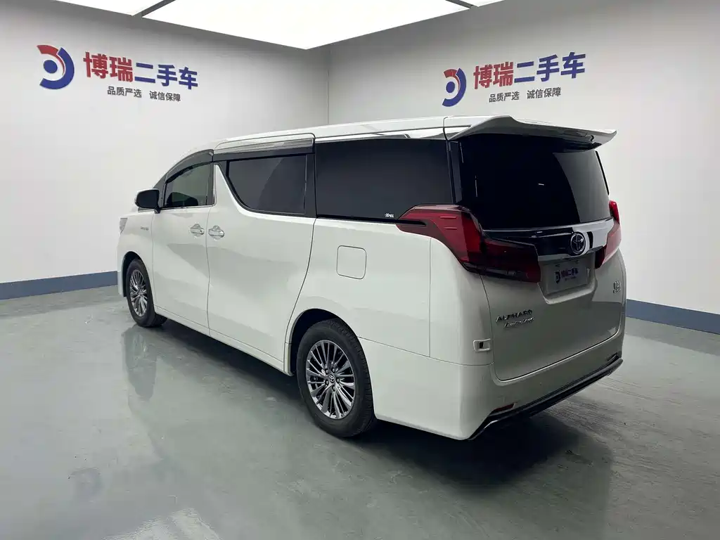 Toyota Alphard 2019 — фото 5