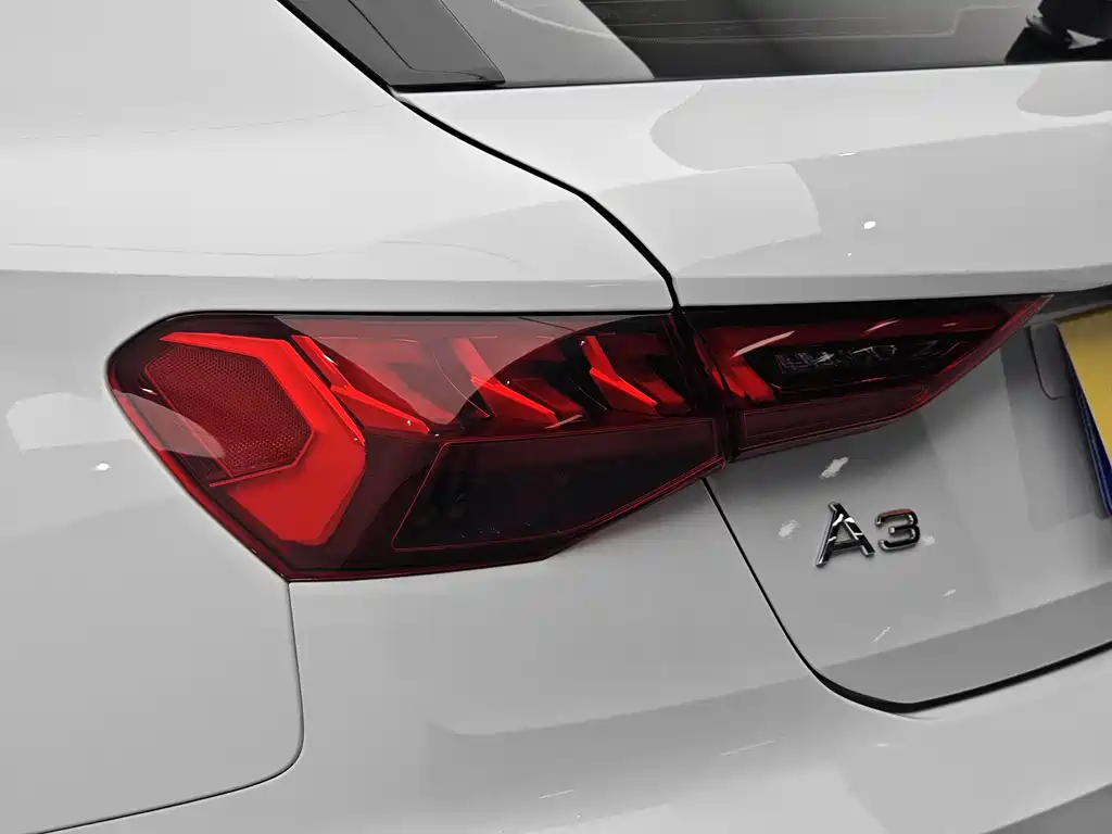 Audi A3 2021 — фото 15