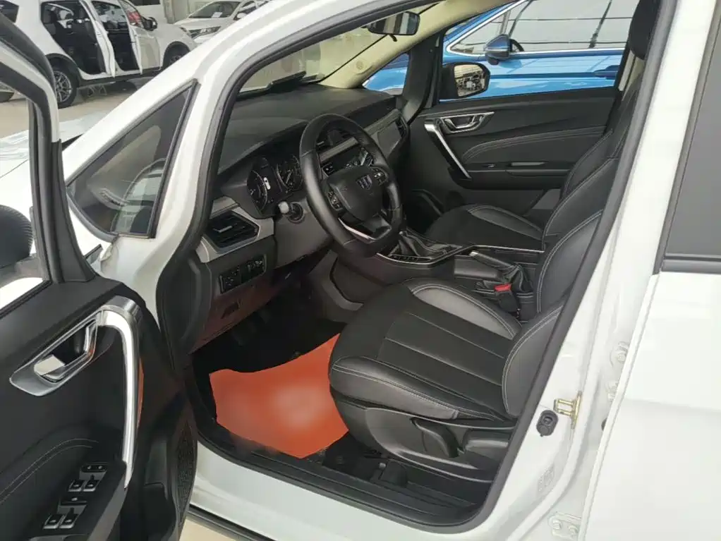 Geely Vision X3 2020 — фото 16