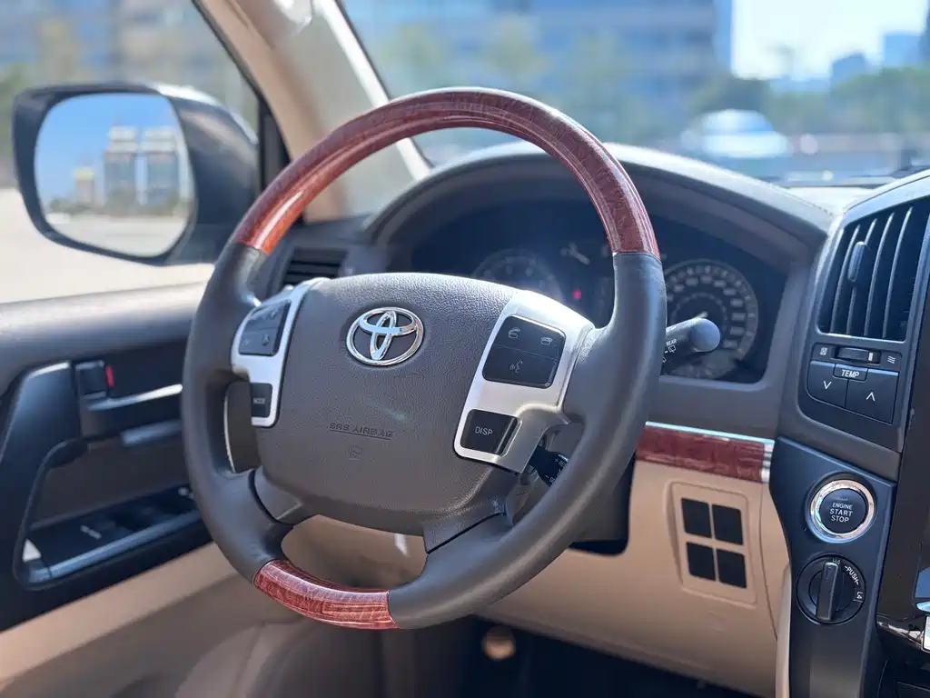 Toyota Land Cruiser 2015 — фото 6