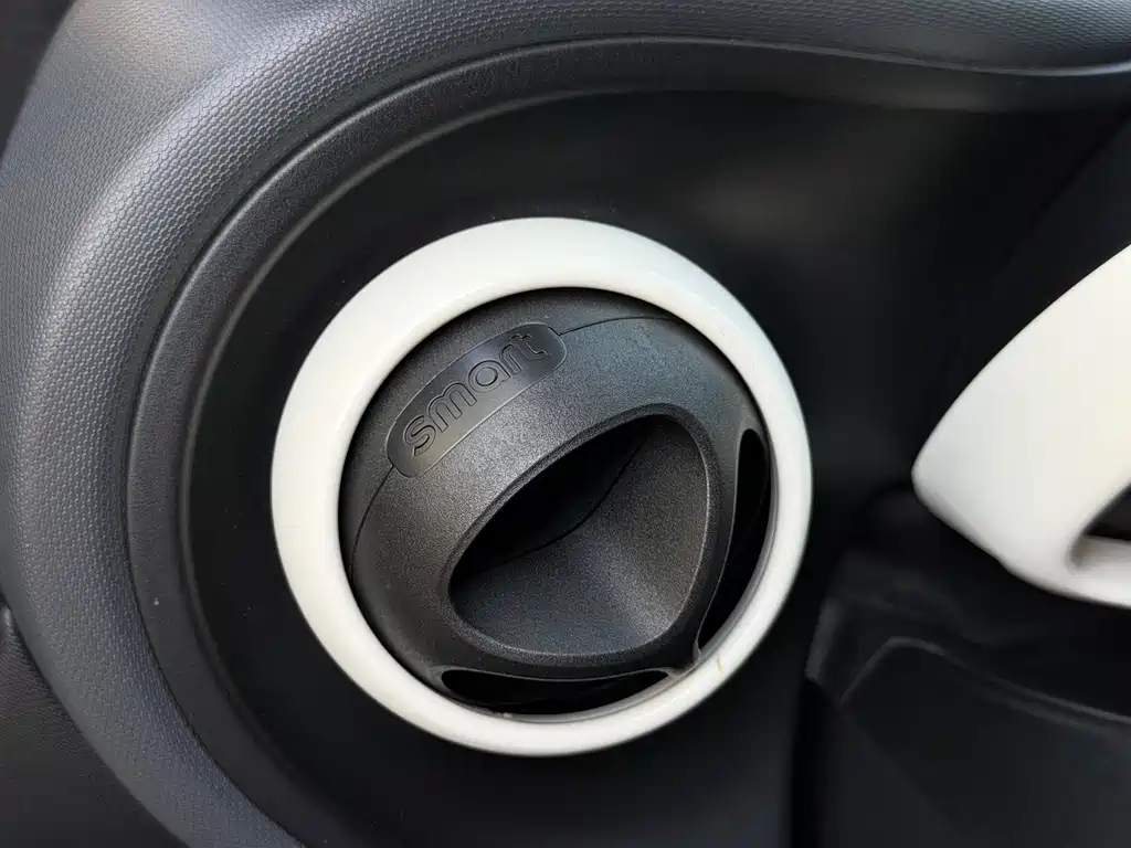 smart Fortwo 2018 — фото 23