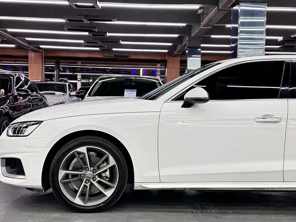 Audi A4L 2021 — фото 4