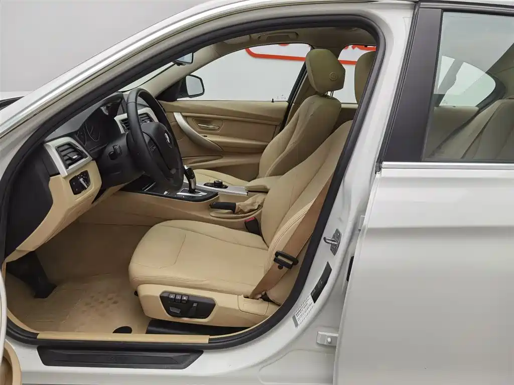BMW 3 Series 2015 — фото 10