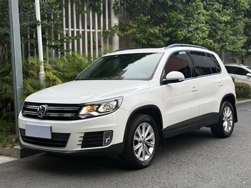 Volkswagen Tiguan 2017 — фото 1