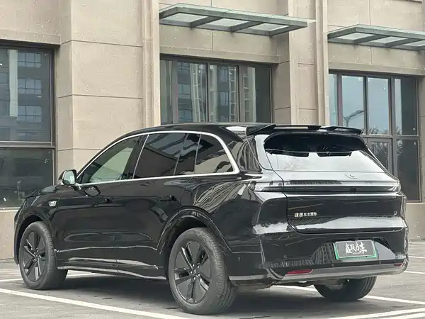 Li Auto L6 2025