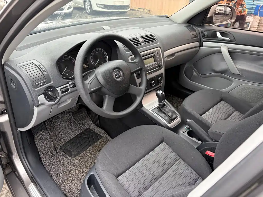 Skoda Octavia 2014 — фото 8