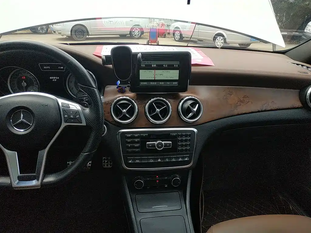 Mercedes-Benz GLA 2015 — фото 13
