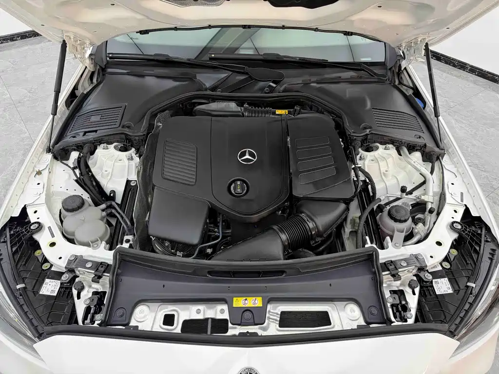 Mercedes-Benz C-Class 2023 — фото 7