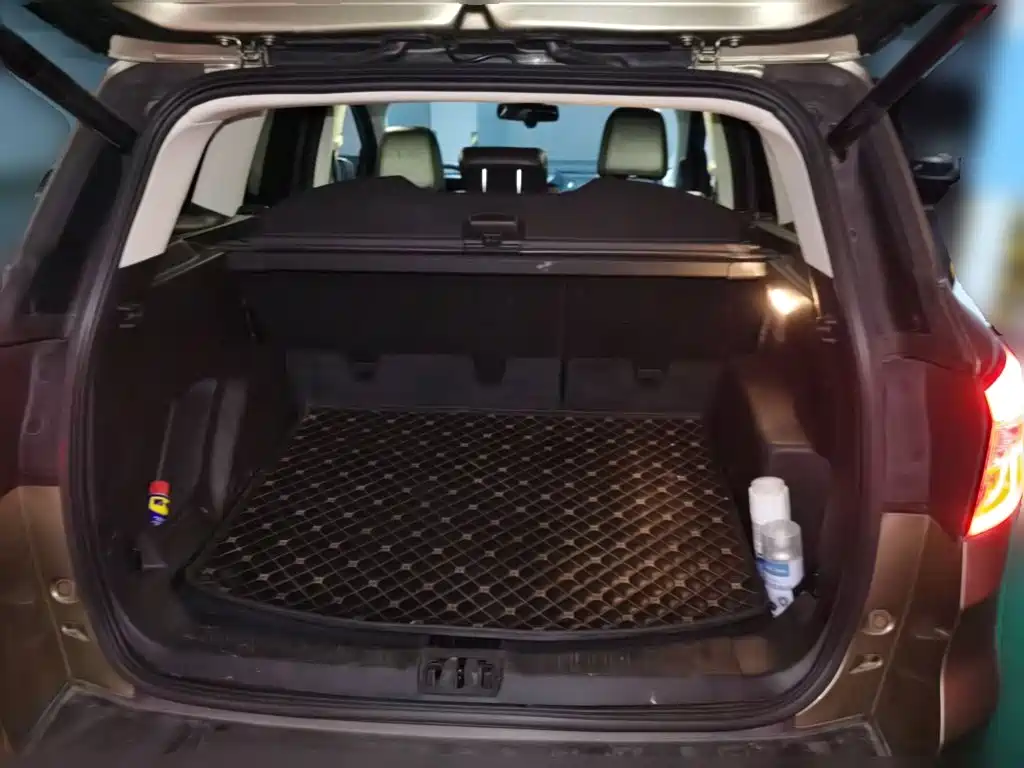 Ford Kuga 2017 — фото 10