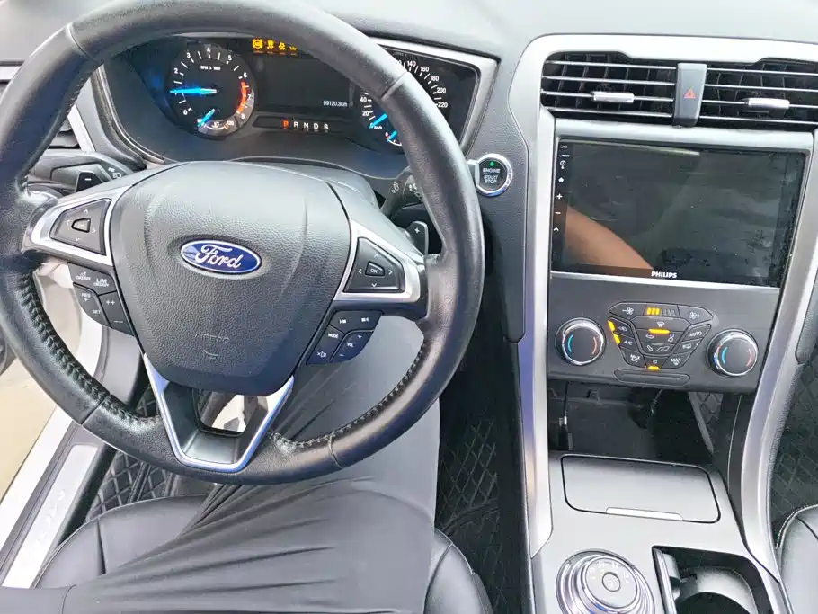 Ford Mondeo 2018 — фото 12