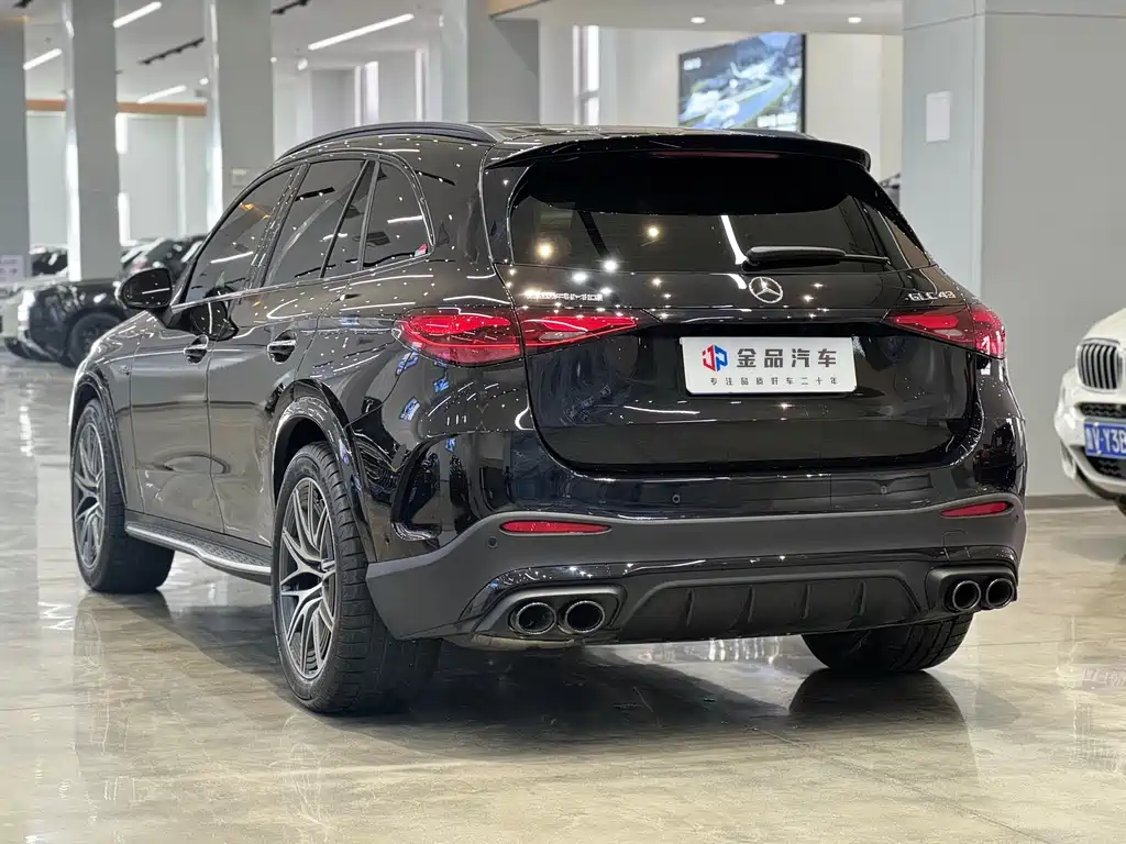 Mercedes-Benz GLC AMG 2025 — фото 6