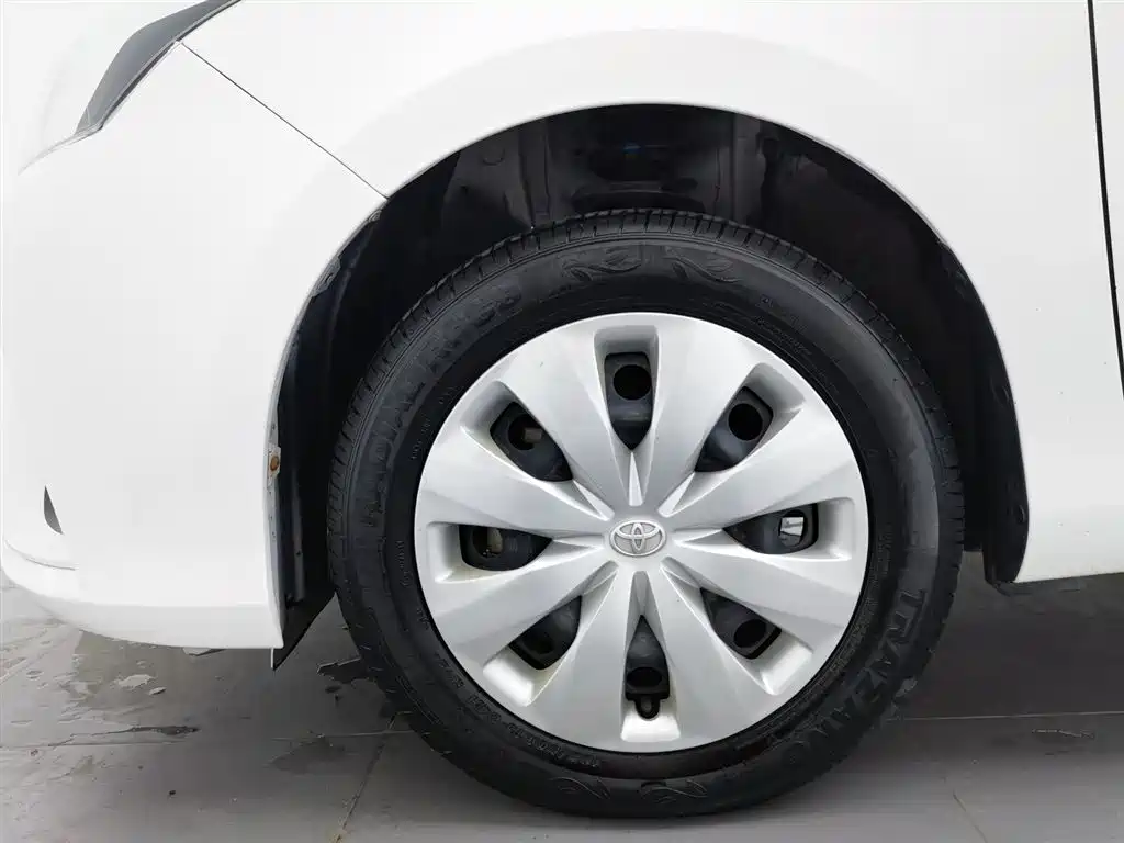 Toyota Yaris L 2018 — фото 17