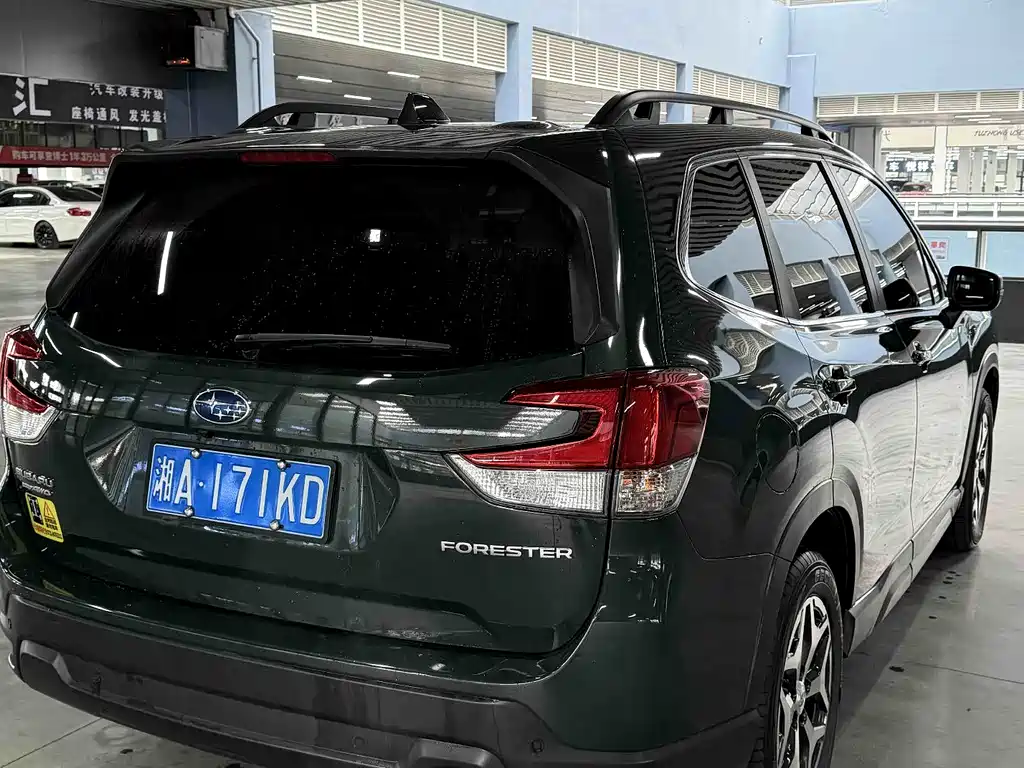 Subaru Forester 2022 — фото 23