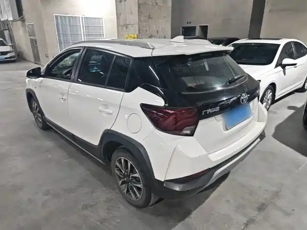 Toyota Yaris L 2022