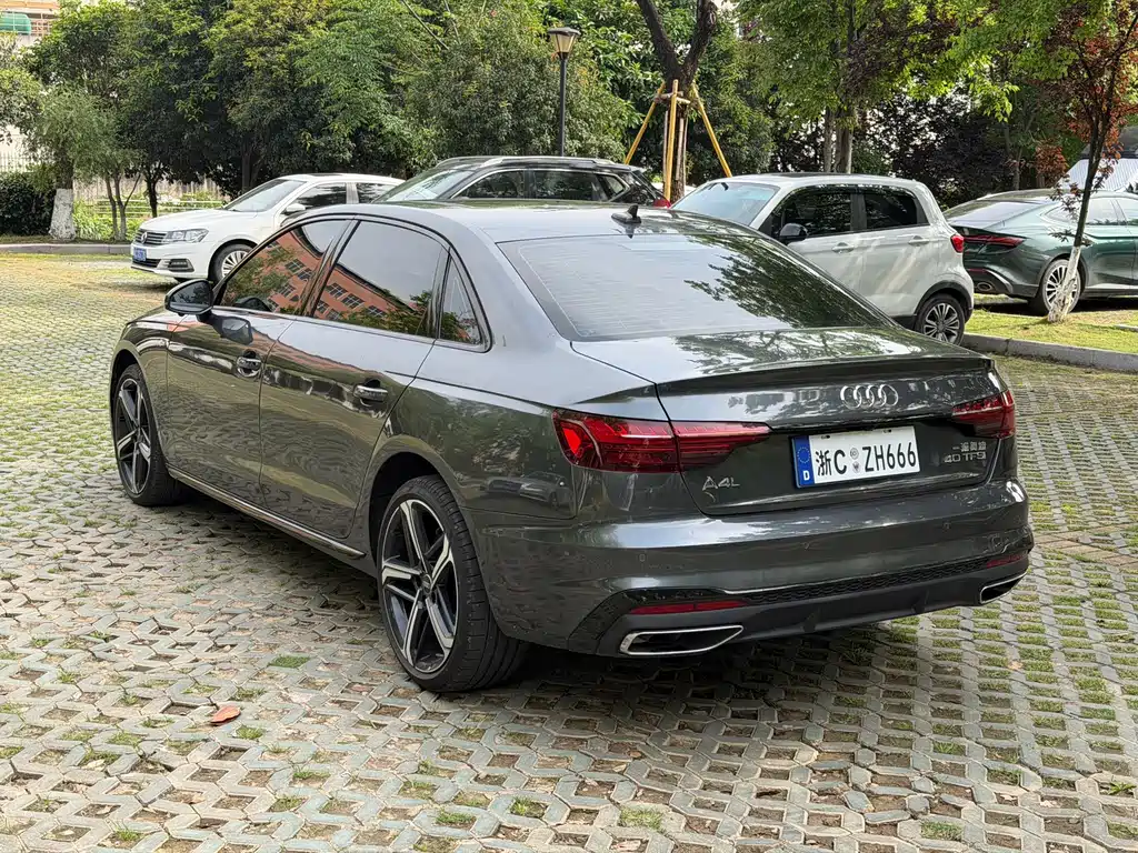 Audi A4L 2025 — фото 17