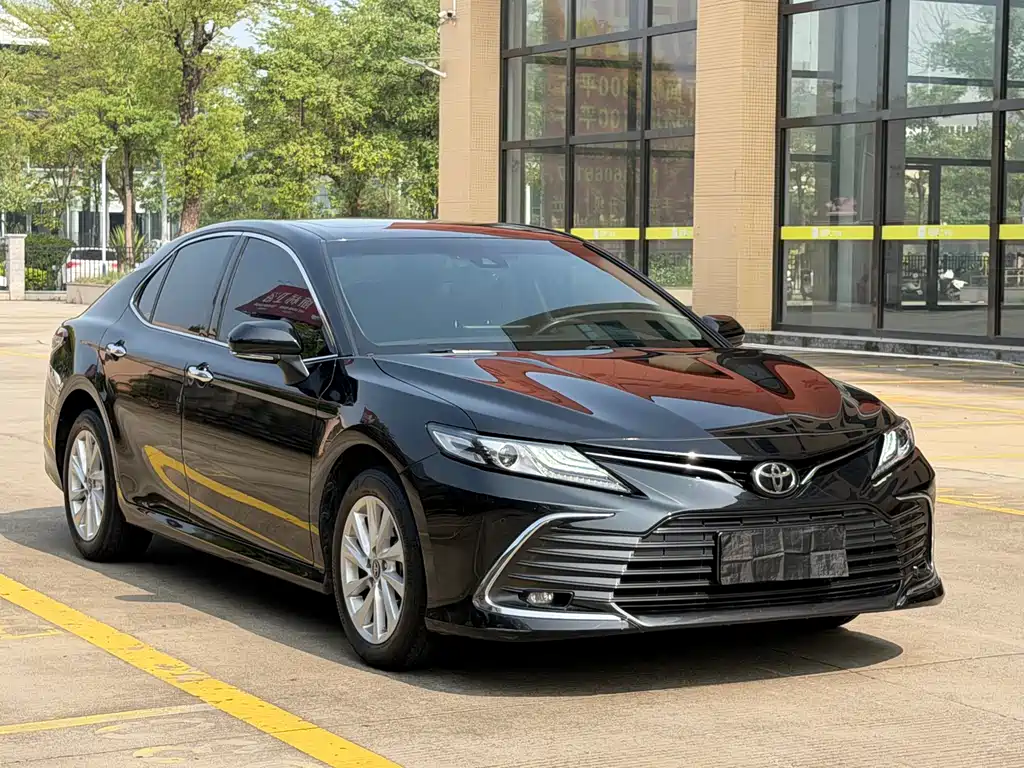 Toyota Camry 2021 — фото 3