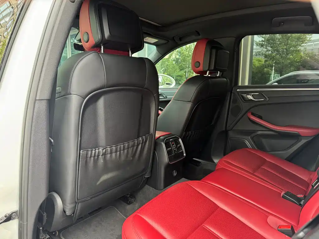 Porsche Macan 2019 — фото 14