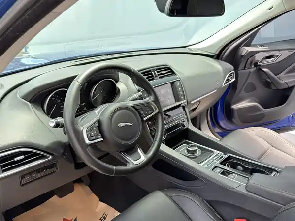 Jaguar F-PACE 2018