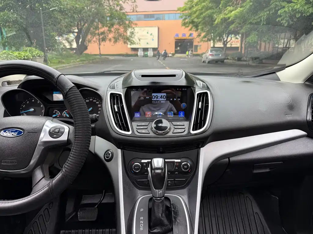 Ford Kuga 2016 — фото 18