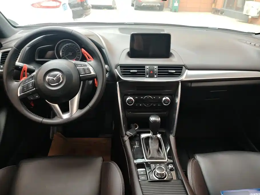 Mazda CX-4 2016 — фото 12